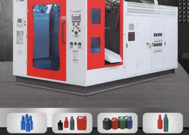 4 Head High Speed Blow Molding Machine Single Station 5l Blowing Machine For Plastic Bottle