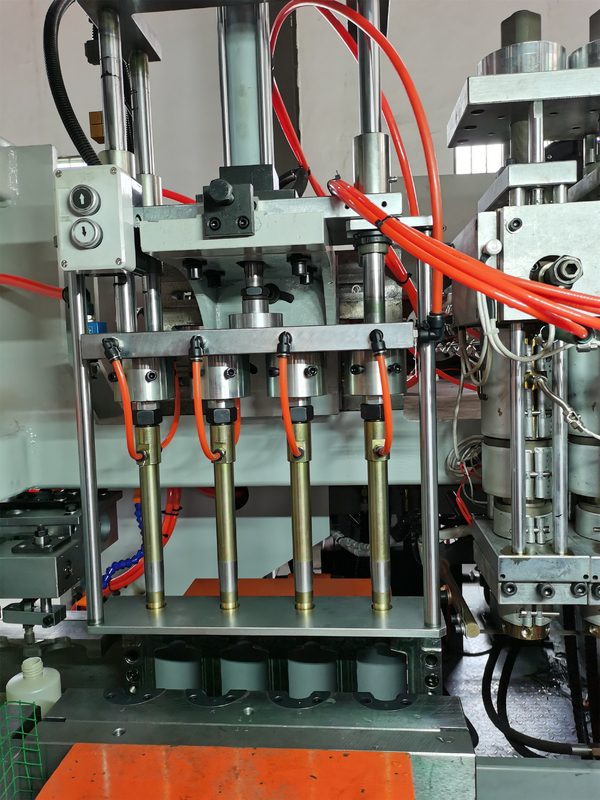 Extrusion HDPE Blow Moulding Machine 8 Heads 10l Double Station